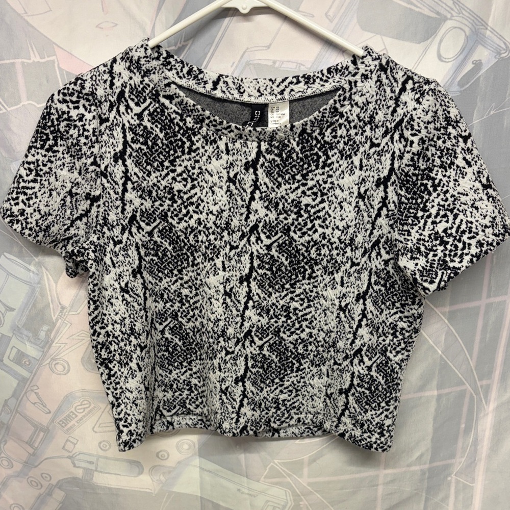Divided Black and White Textured Crop Top